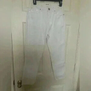 NWOT- Woman’s size 27” super down jeans- white